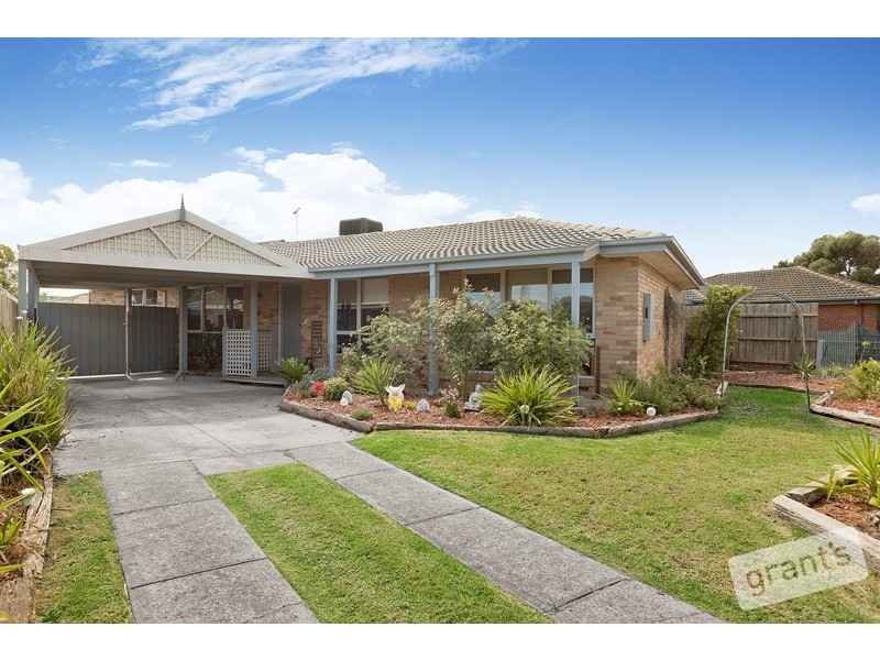 31 Gipps Crescent, Cranbourne North VIC 3977