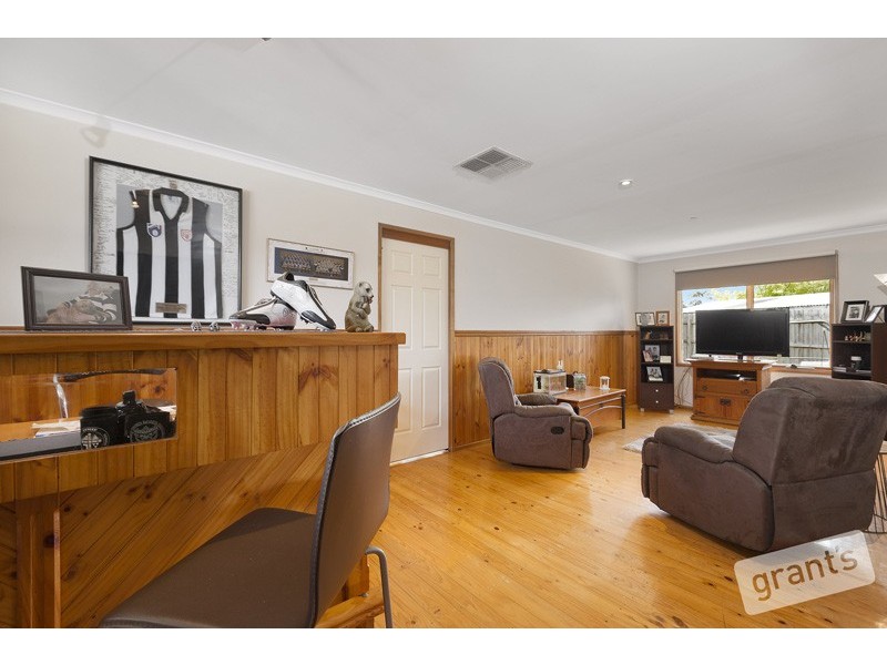 31 Gipps Crescent, Cranbourne North VIC 3977