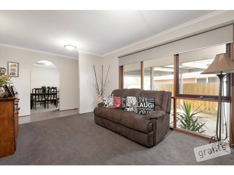 31 Gipps Crescent, Cranbourne North VIC 3977