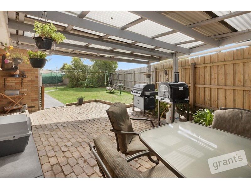 31 Gipps Crescent, Cranbourne North VIC 3977