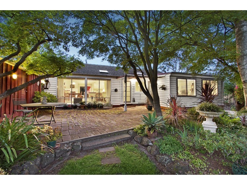 10 Edwardes Street, Berwick VIC 3806