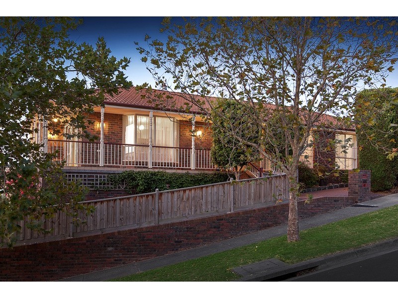 49 Lawrence Drive, Berwick VIC 3806