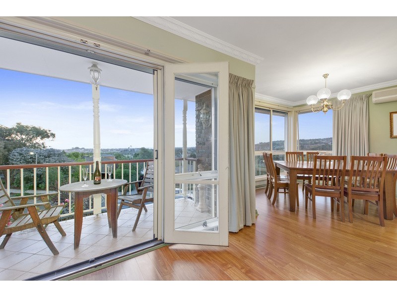 49 Lawrence Drive, Berwick VIC 3806