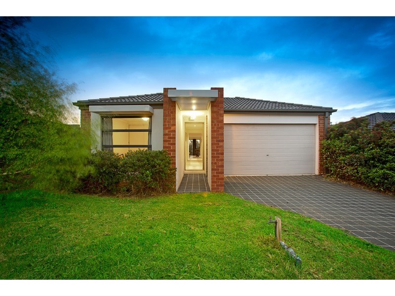 7 Melzak Way, Berwick VIC 3806