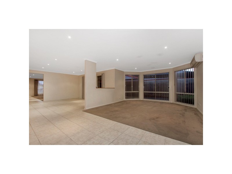 7 Streeton Court, Pakenham VIC 3810