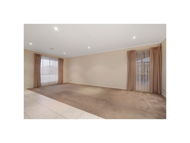 7 Streeton Court, Pakenham VIC 3810