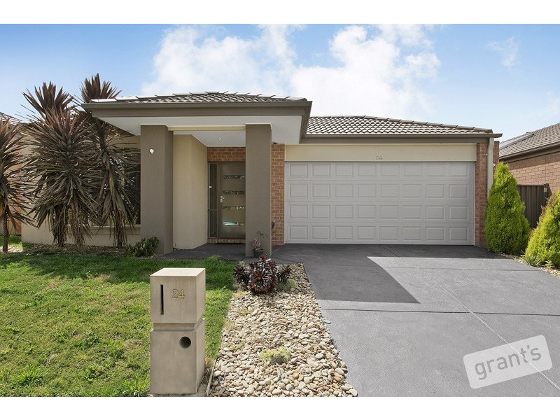 24 Sabel Drive, Cranbourne North VIC 3977