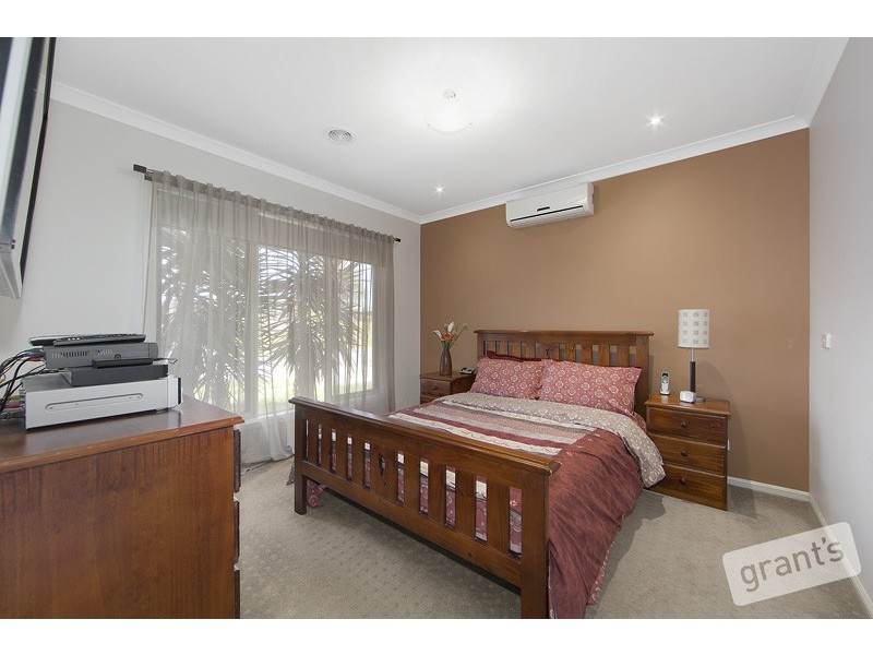24 Sabel Drive, Cranbourne North VIC 3977
