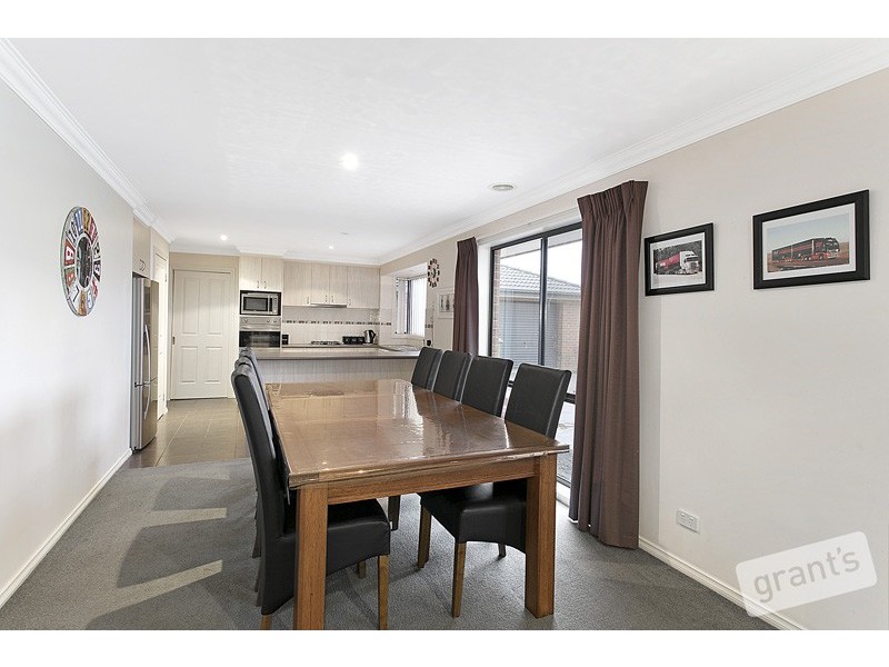 18 Jacaranda Way, Pakenham VIC 3810