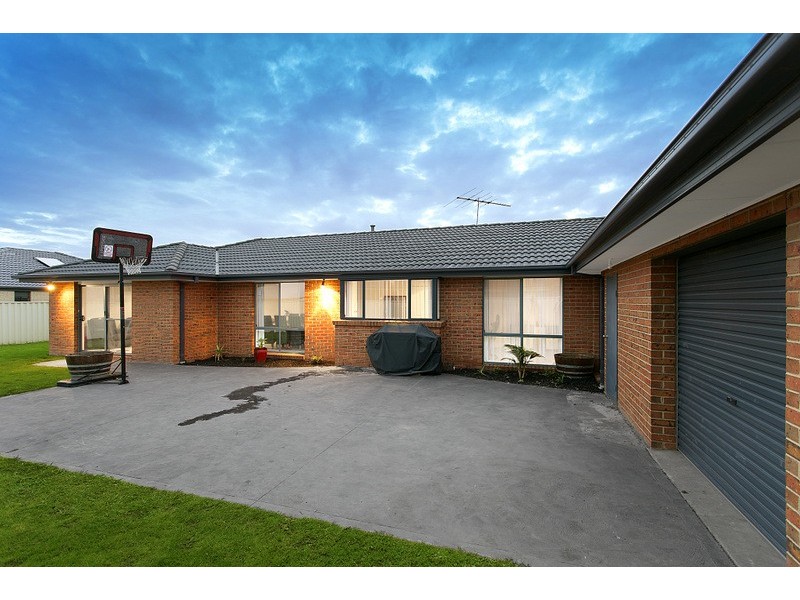 18 Jacaranda Way, Pakenham VIC 3810