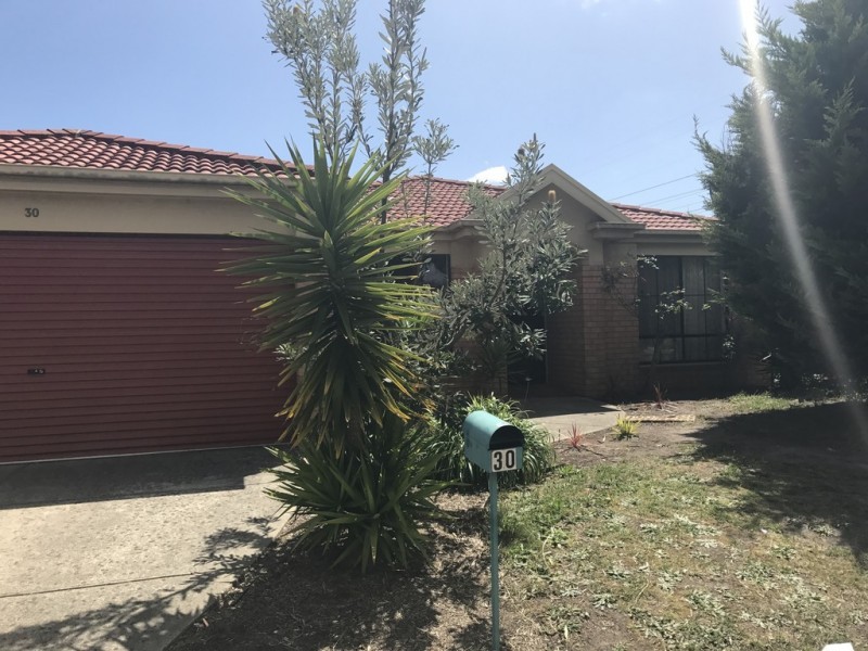 30 Central Parkway, Cranbourne West VIC 3977