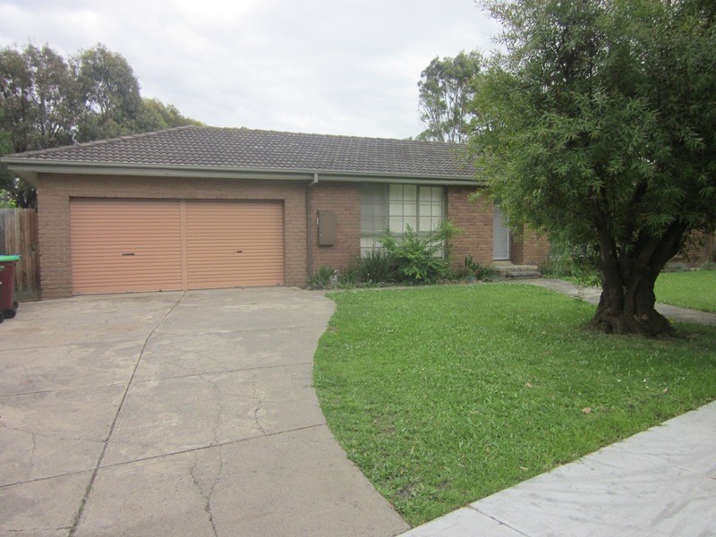 11 Cheviot  Ave, Berwick VIC 3806