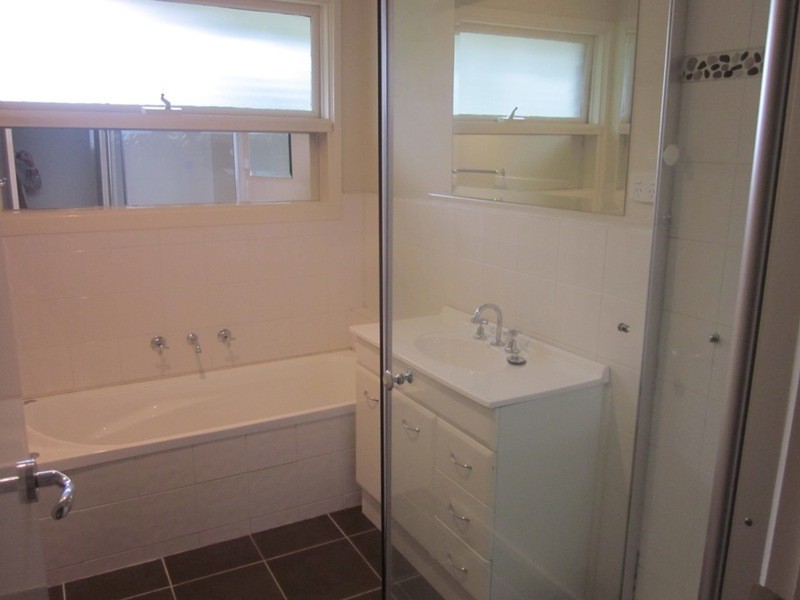 11 Cheviot  Ave, Berwick VIC 3806