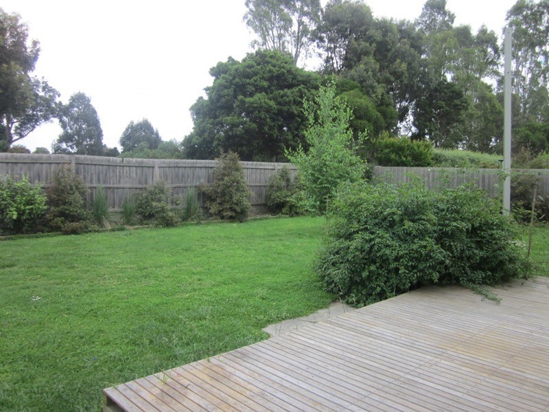 11 Cheviot  Ave, Berwick VIC 3806