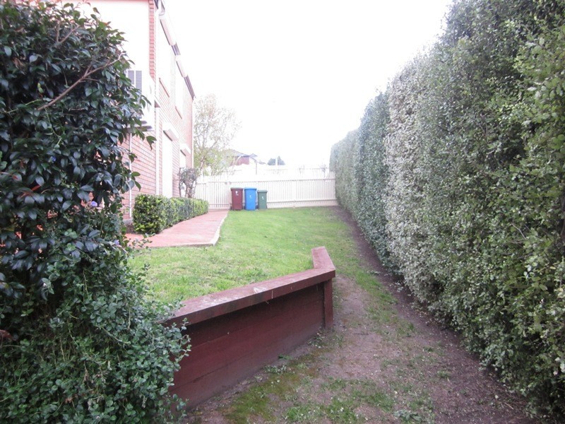 19 Fairholme Blvd, Berwick VIC 3806