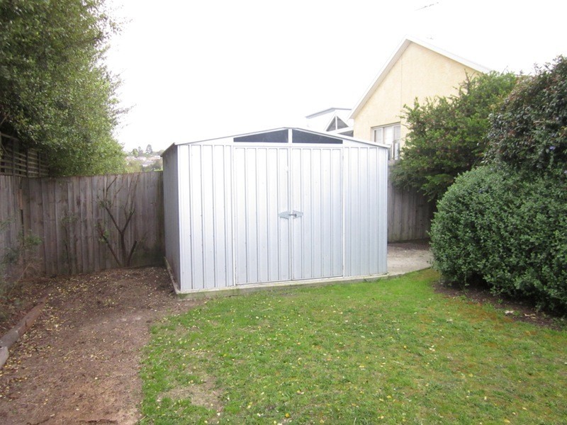 19 Fairholme Blvd, Berwick VIC 3806