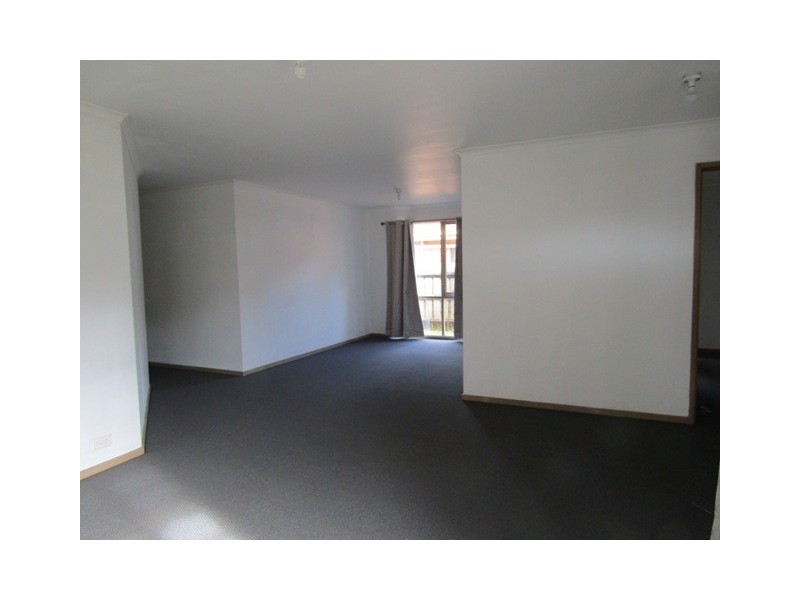 35 Insignia Crescent, Berwick VIC 3806