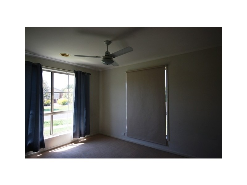 74 Harrington Drive, Narre Warren South VIC 3805