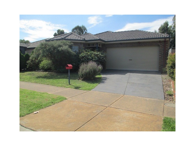 43 Spring Circuit, Pakenham VIC 3810