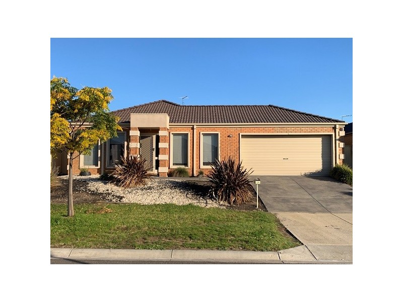 104 Blue Horizons Way, Pakenham VIC 3810