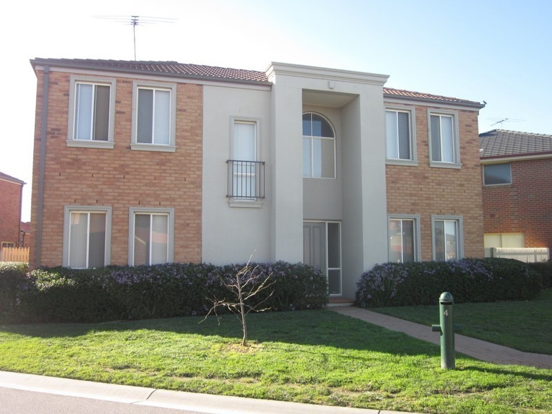 4 Amhurst Drive, Narre Warren South VIC 3805