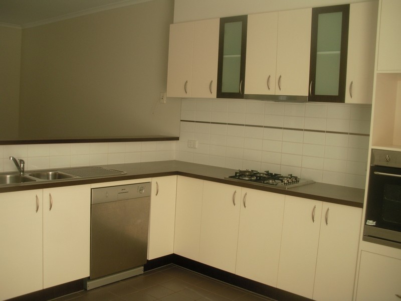 4 Amhurst Drive, Narre Warren South VIC 3805