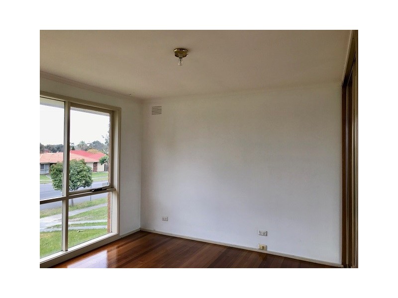 34 Saxonwood Drive, Narre Warren VIC 3805