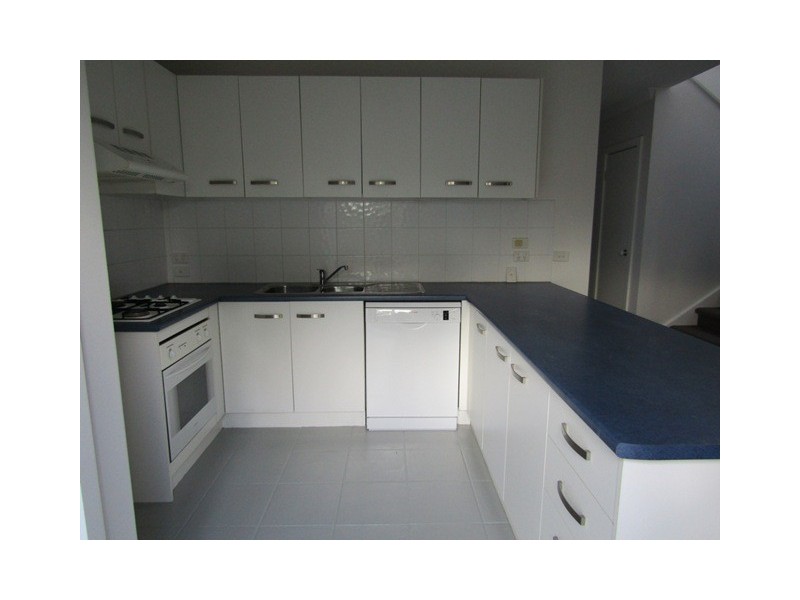 1/2-6 Jerilderie Drive, Berwick VIC 3806