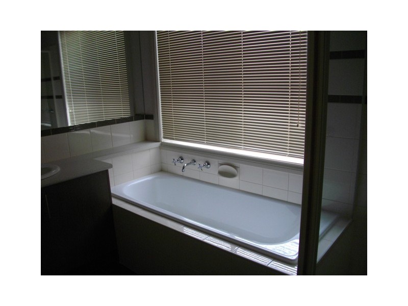 6 Seville Street, Pakenham VIC 3810