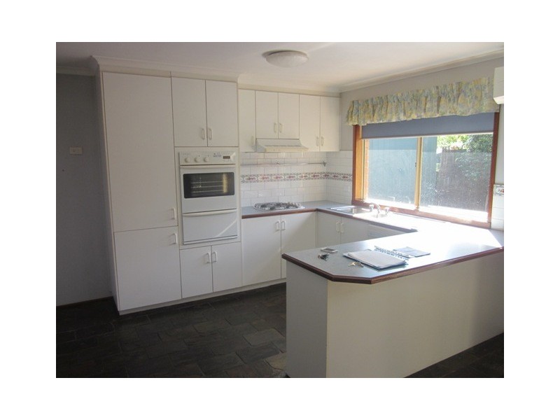 9 Charter Close, Berwick VIC 3806