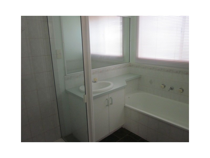 9 Charter Close, Berwick VIC 3806