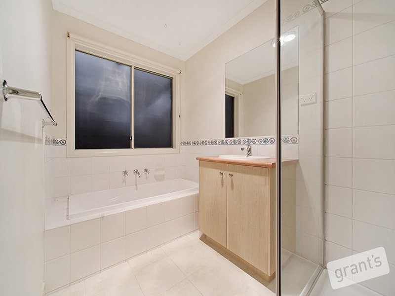 41 John Fisher Drive, Berwick VIC 3806