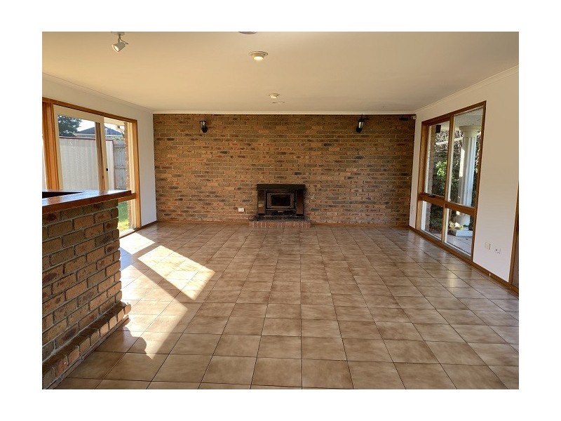 13 Garryowen Crescent, Narre Warren VIC 3805