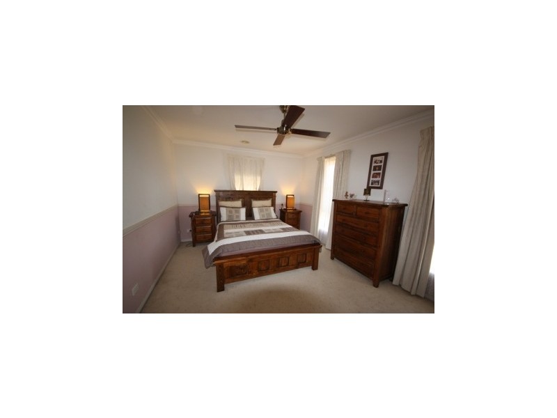 2 Chain Court, Narre Warren South VIC 3805