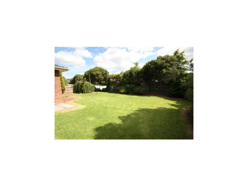 2 Chain Court, Narre Warren South VIC 3805