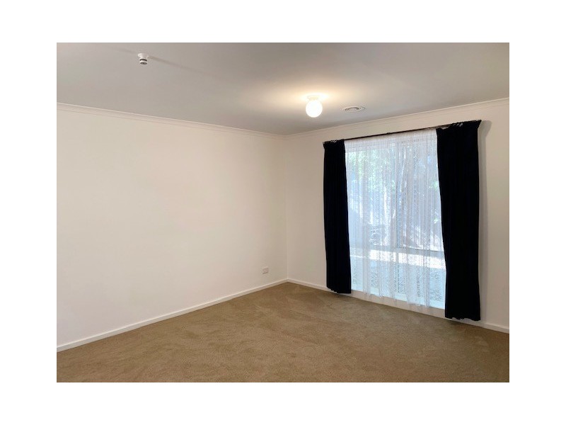 11 Sanctuary Rise, Narre Warren VIC 3805
