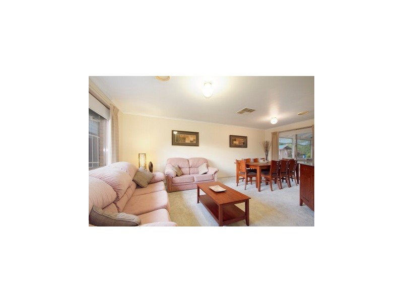 13 Willunga Court, Berwick VIC 3806