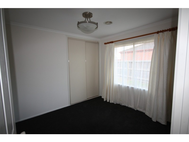 49 Kingston Avenue, Narre Warren South VIC 3805