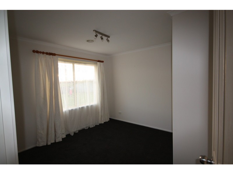 49 Kingston Avenue, Narre Warren South VIC 3805