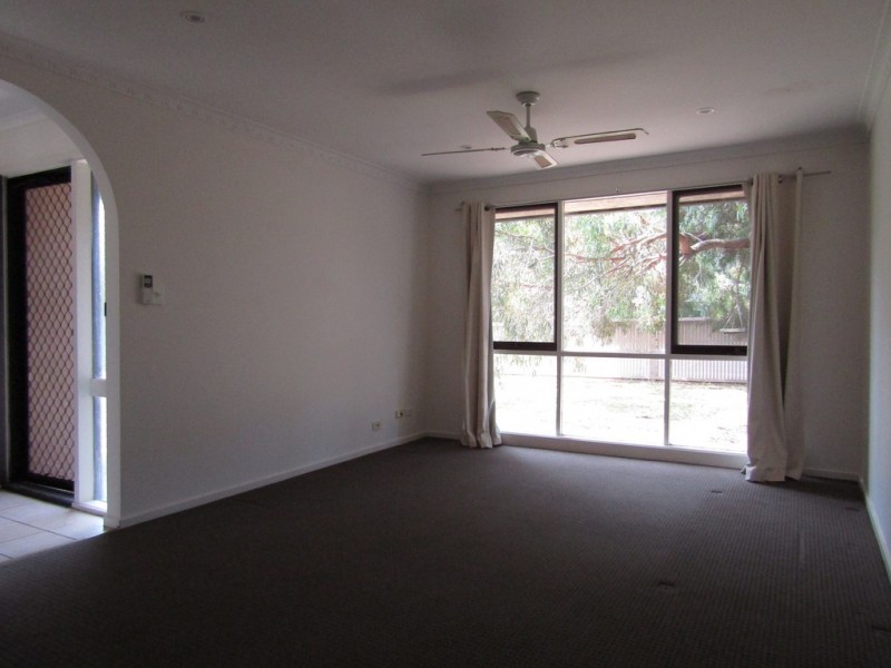 18 Bemersyde Drive, Berwick VIC 3806