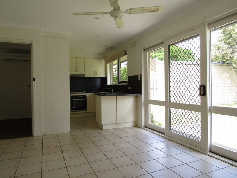 18 Bemersyde Drive, Berwick VIC 3806