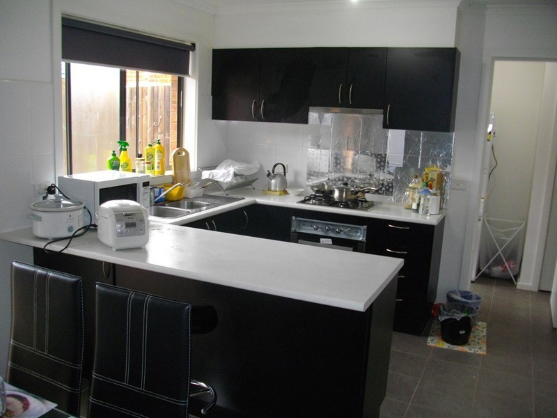 16 Oakgrove Drive, Narre Warren South VIC 3805