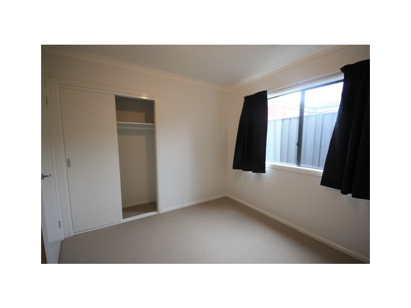 18 Frogmore Lane, Cranbourne North VIC 3977