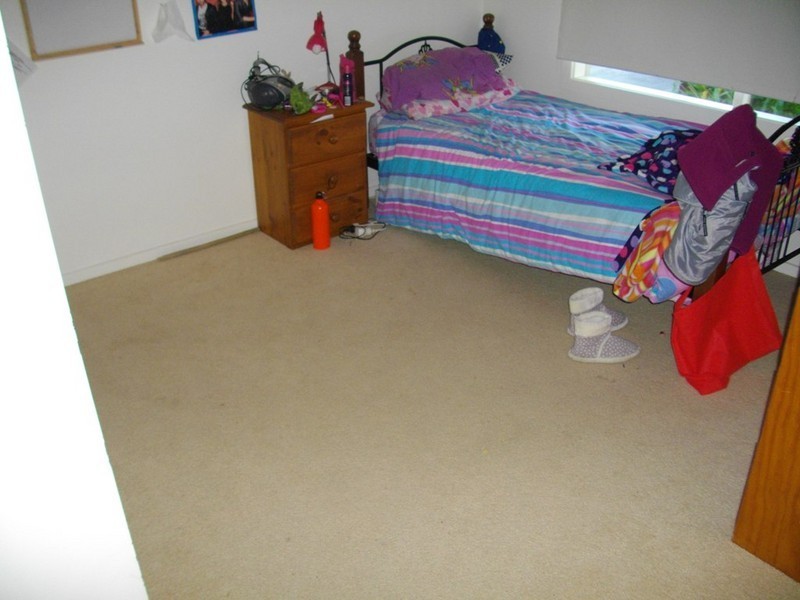 17 Baynton Crescent, Lynbrook VIC 3975