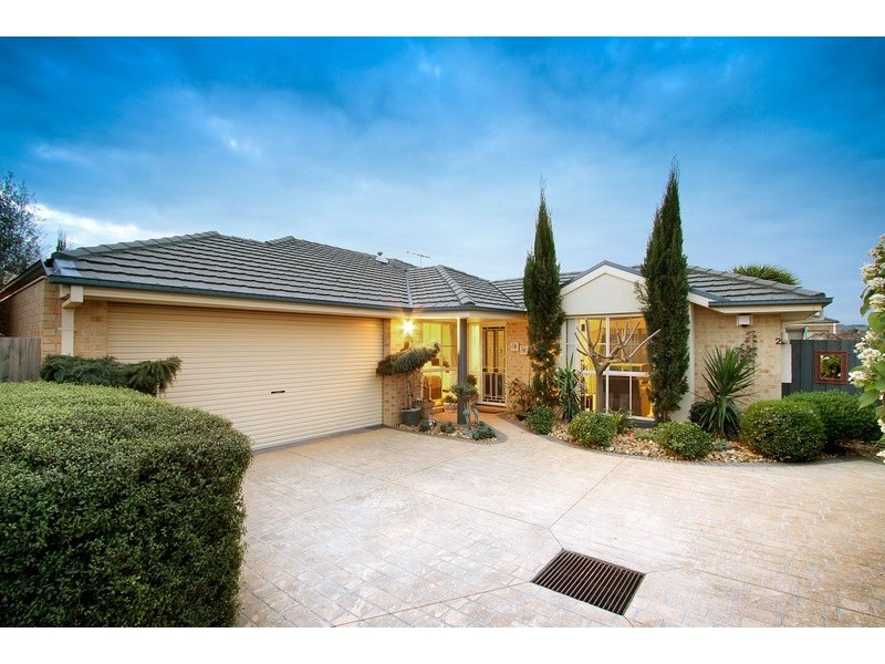 2/110 Golf Links Road, Berwick VIC 3806
