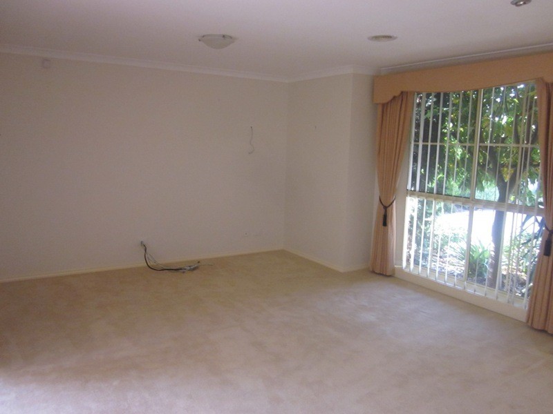 2/110 Golf Links Road, Berwick VIC 3806