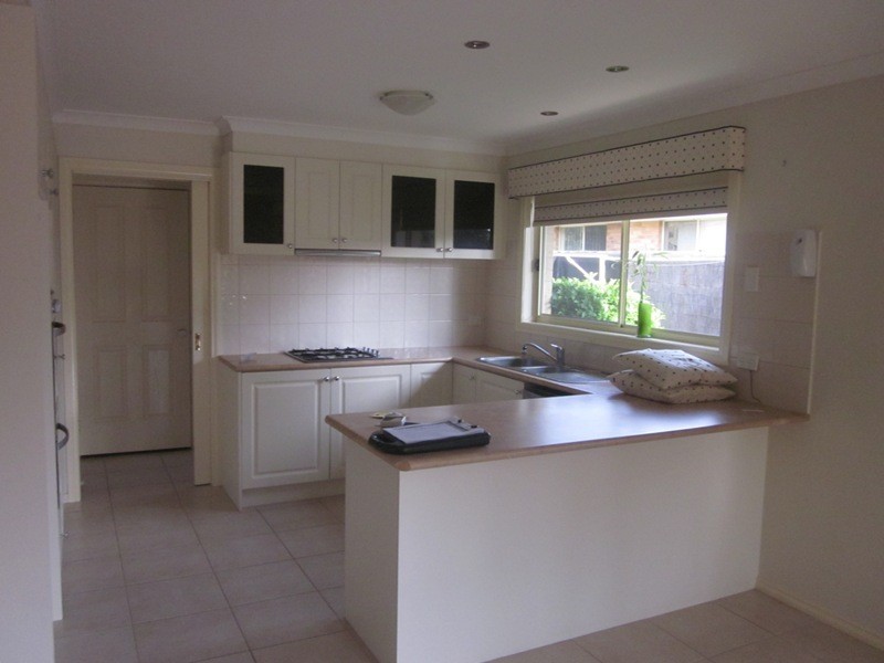 2/110 Golf Links Road, Berwick VIC 3806