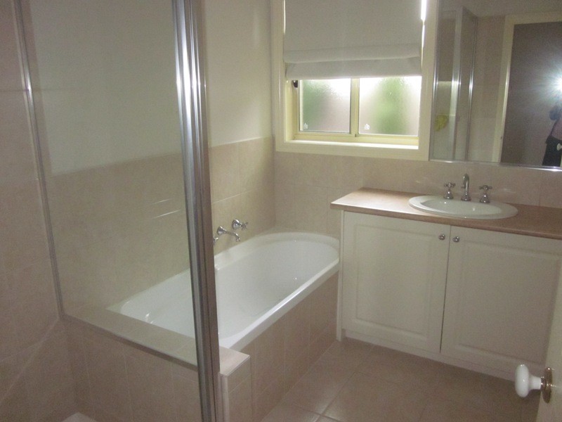 2/110 Golf Links Road, Berwick VIC 3806