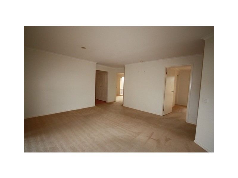 26 Fieldhouse Lane, Berwick VIC 3806