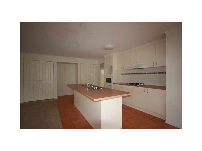 26 Fieldhouse Lane, Berwick VIC 3806